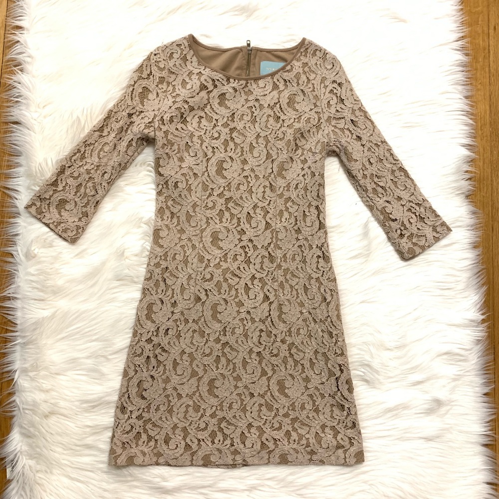 Skies Are Blue Beige Gold Lace Dress w 3/4 Sleeves